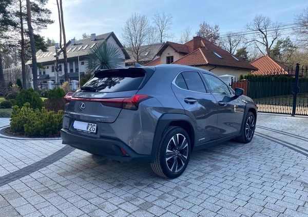 Lexus UX cena 123500 przebieg: 32000, rok produkcji 2021 z Szczekociny małe 781